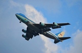 大統領専用機・政府専用機の夢占い