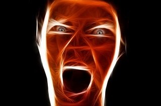 怒り狂った人の夢占い