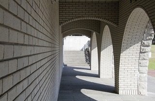 地下道・ダンジョンの夢占い
