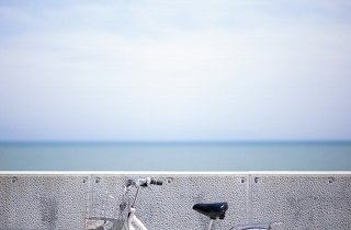 防波堤・堤防・土手の夢占い