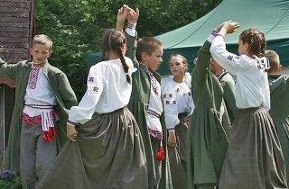フォークダンスの夢占い