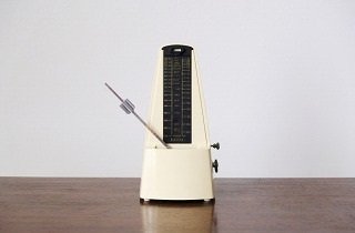 メトロノーム・拍節器の夢占い