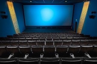 映画館の夢占い