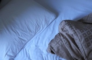 寝苦しい春眠の暁～夢占いと布団の関係